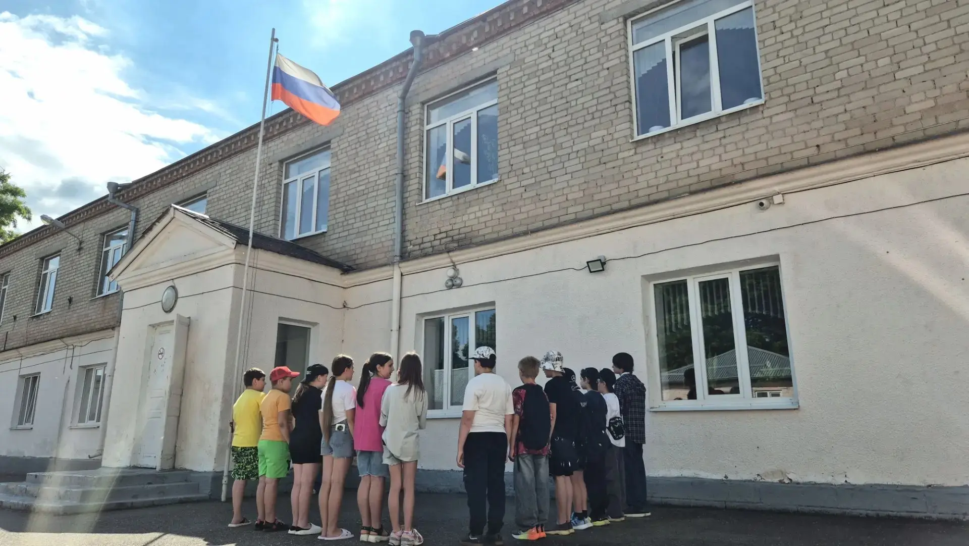 Лето с пользой: в школе №25 открылись профильные смены!

Вчера на территории МБОУ СОШ #25 началась н