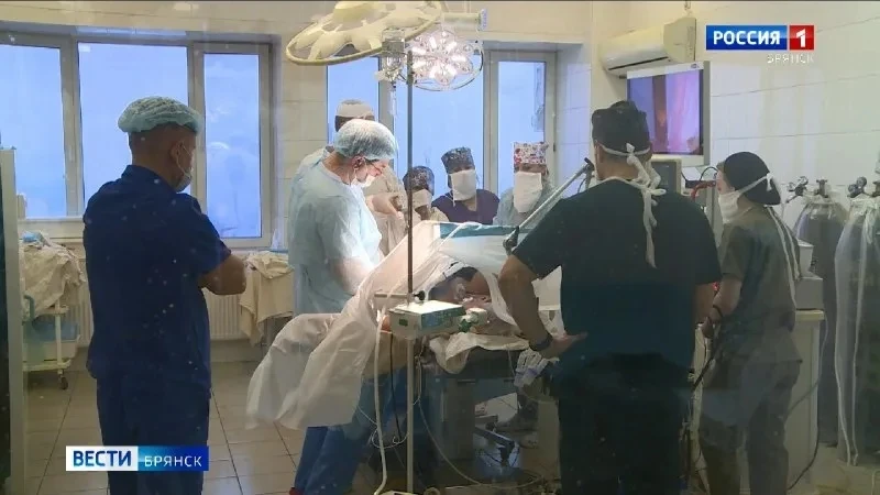 🏥 В Брянске врачи начали решать сразу несколько проблем за одну операцию