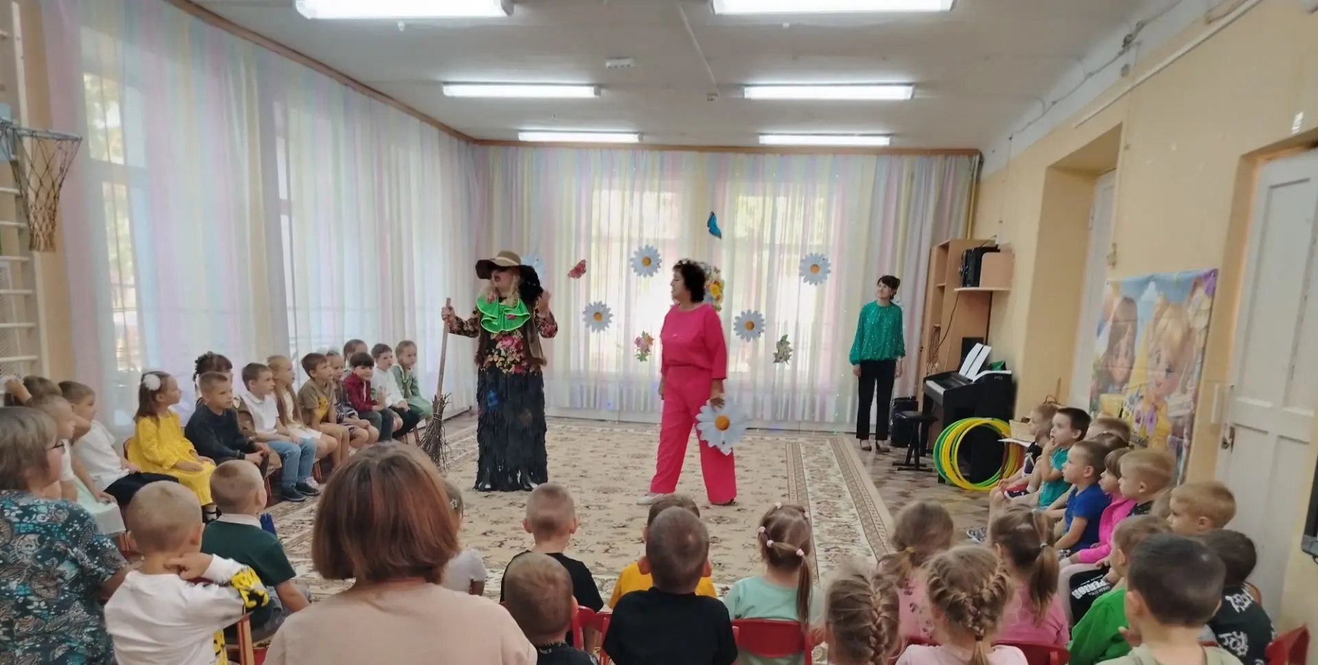 Вот и подходит к концу, любимая всеми детьми, летняя пора.