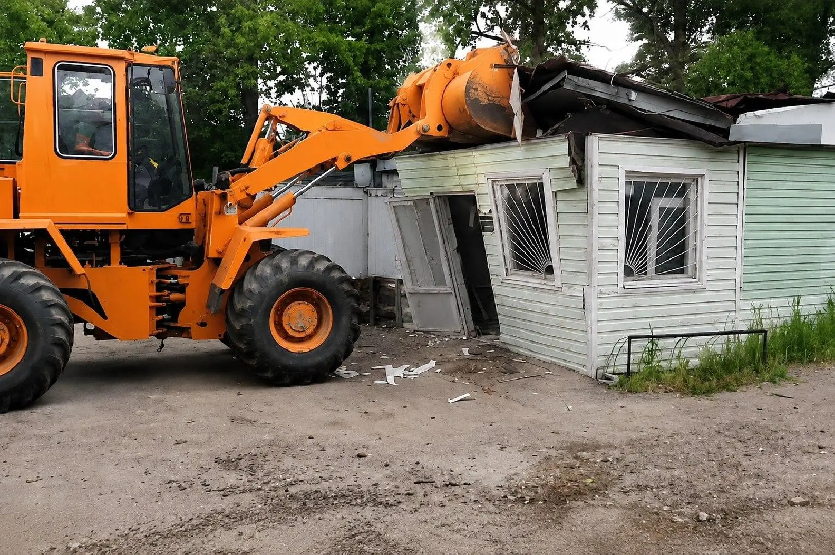 В Красногорске по программе губернатора Андрея Воробьева с начала года снесли 55 торговых точек, кот