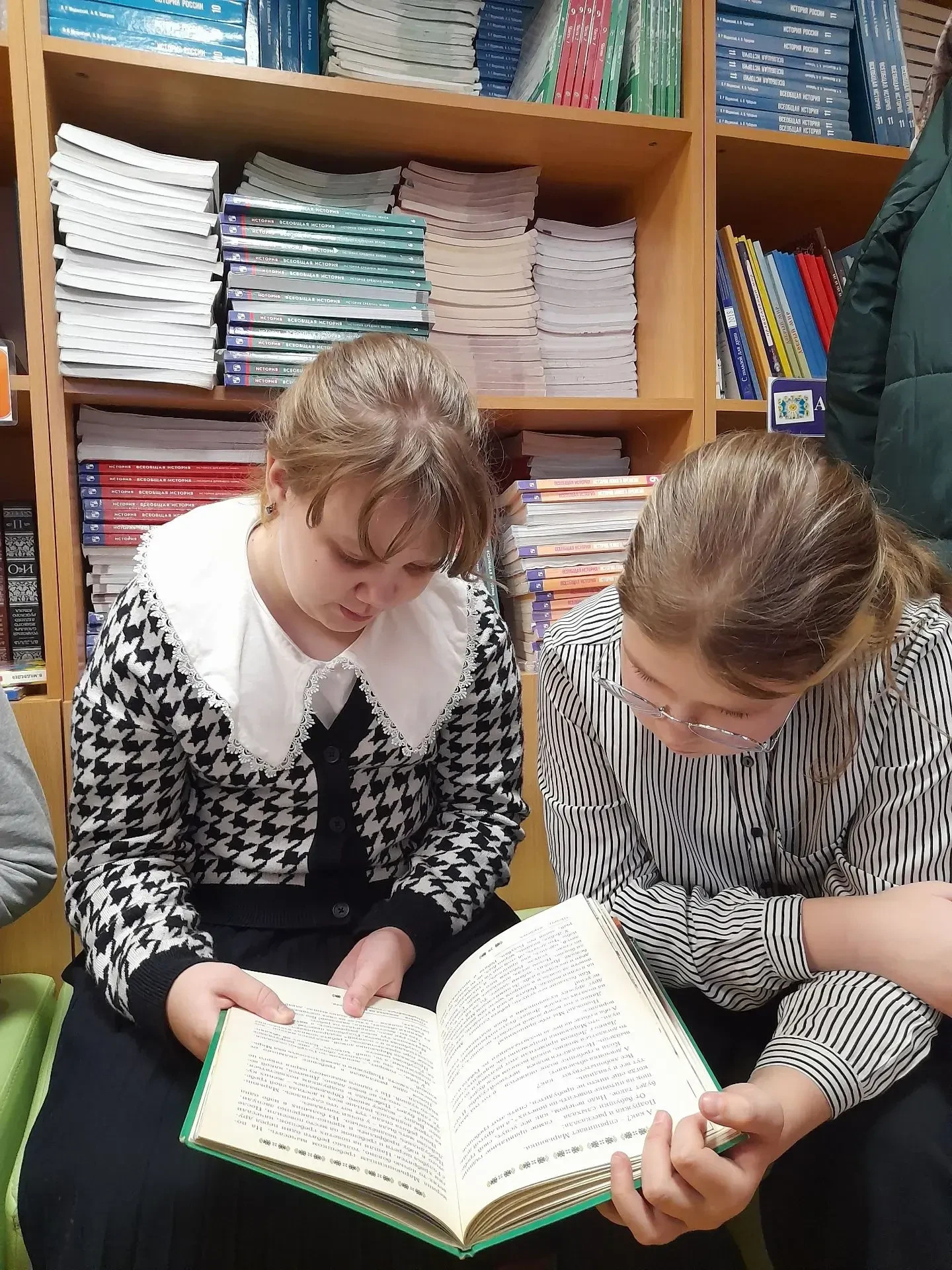 Корабль «Весёлые ПриклюЧтения» мчит по книжному морю! Кто такая Хозяйка Медной горы? Почему Огневушк