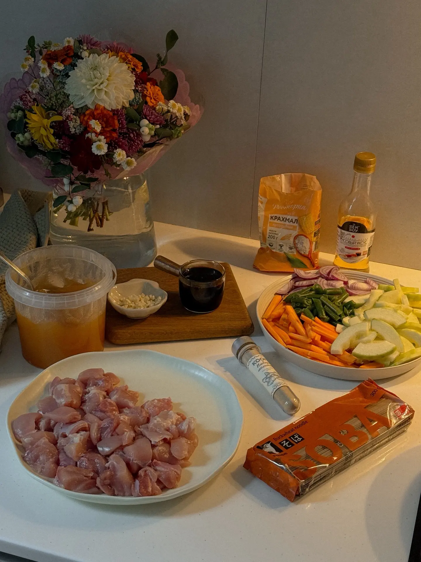 Гречневая лапша с курицей и овощами 🍜