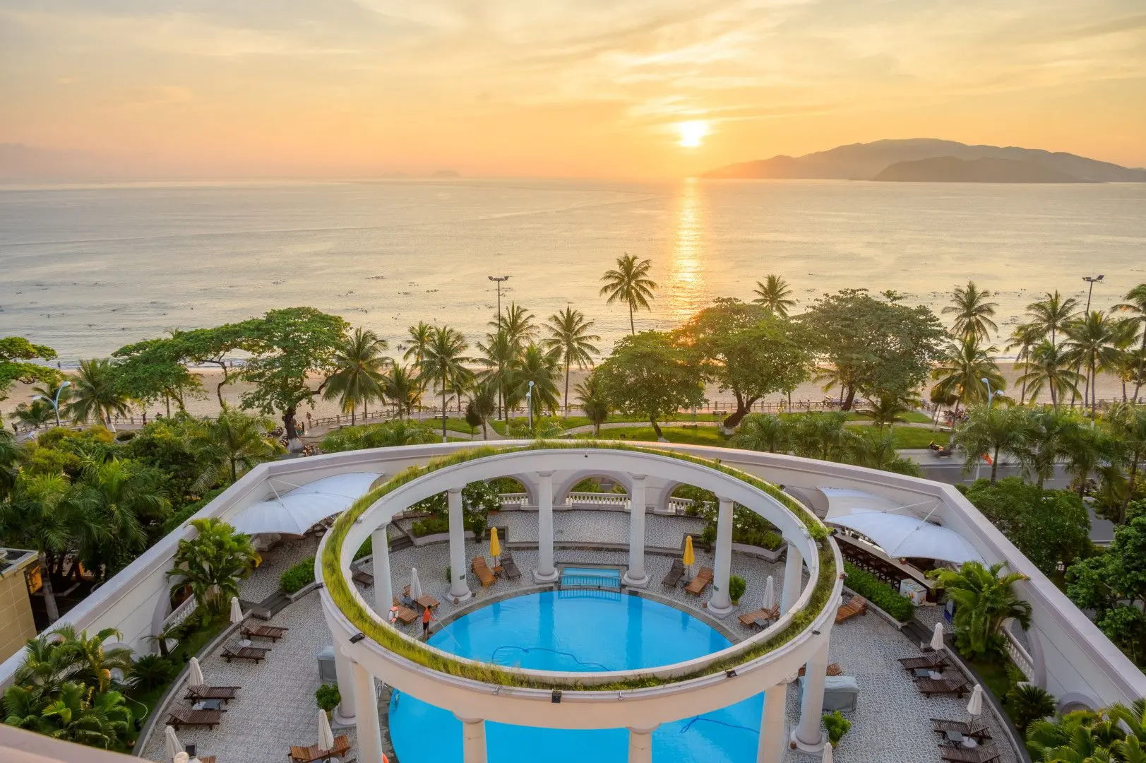 🎉 Акция отеля Sunrise Nha Trang Hotel 5* в Нячанге (Вьетнам): бесплатное повышение кат...