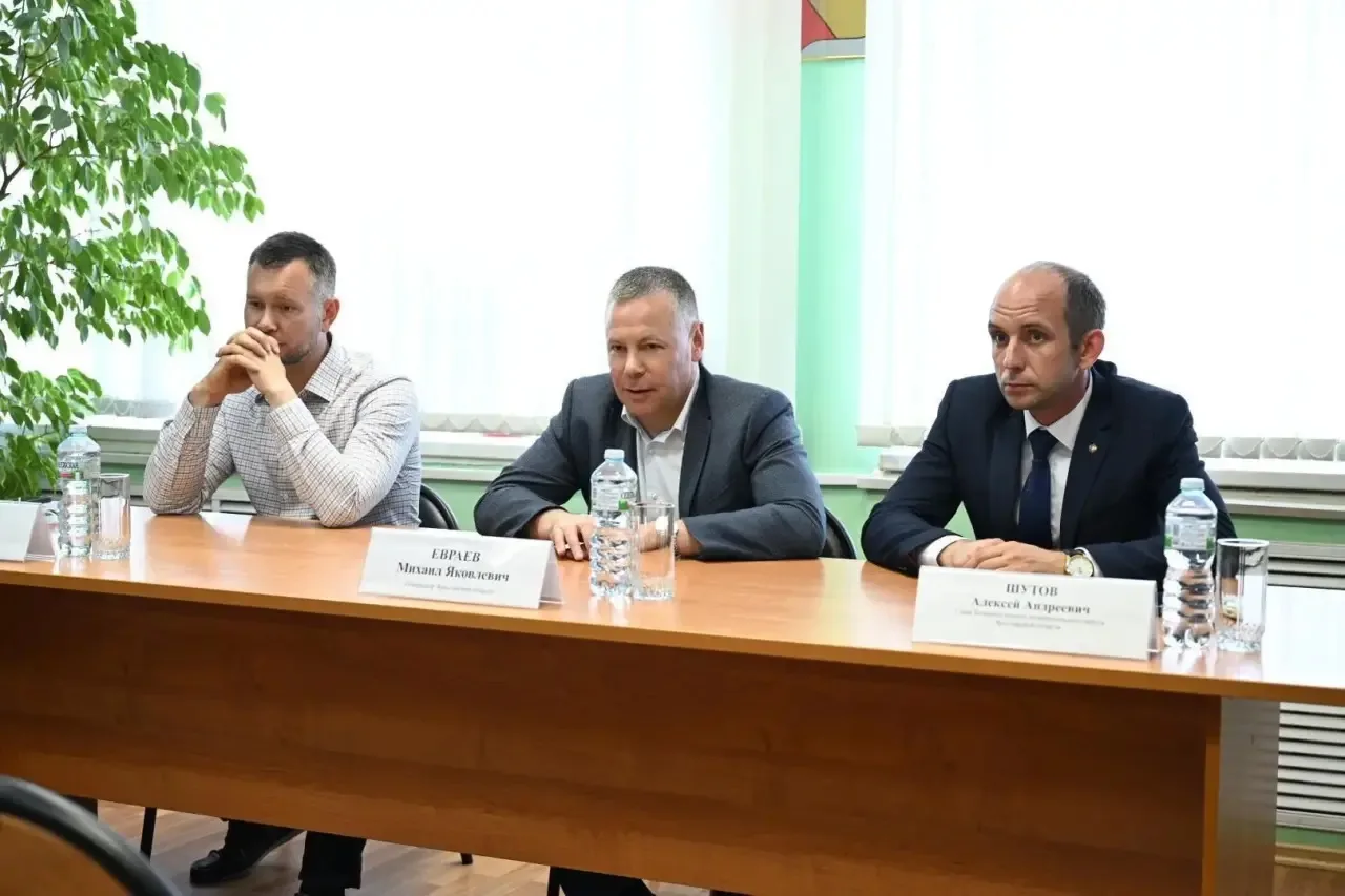 В администрации прошло совещание под руководством Губернатора. Обсудили развитие округа...