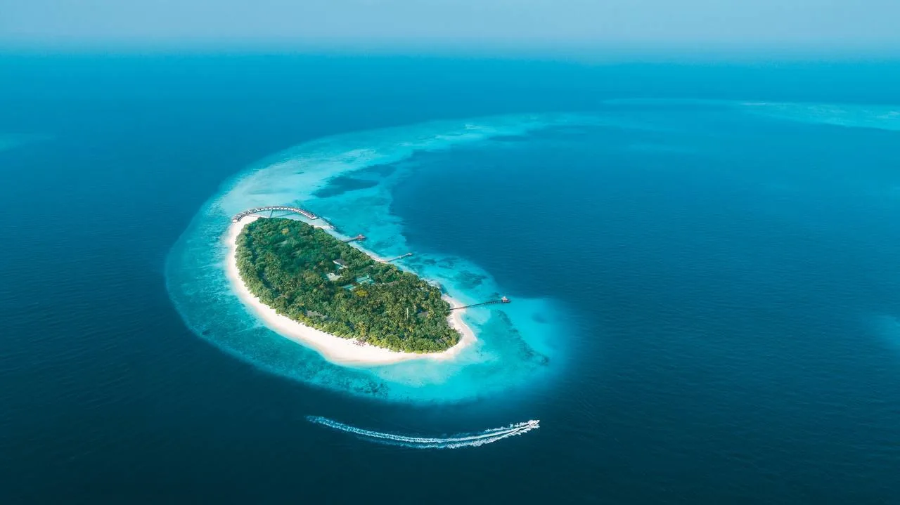 Новинка на Мальдивах 🇲🇻 после полной реновации - идеальный босоногий остров для спокойного отдыха 
