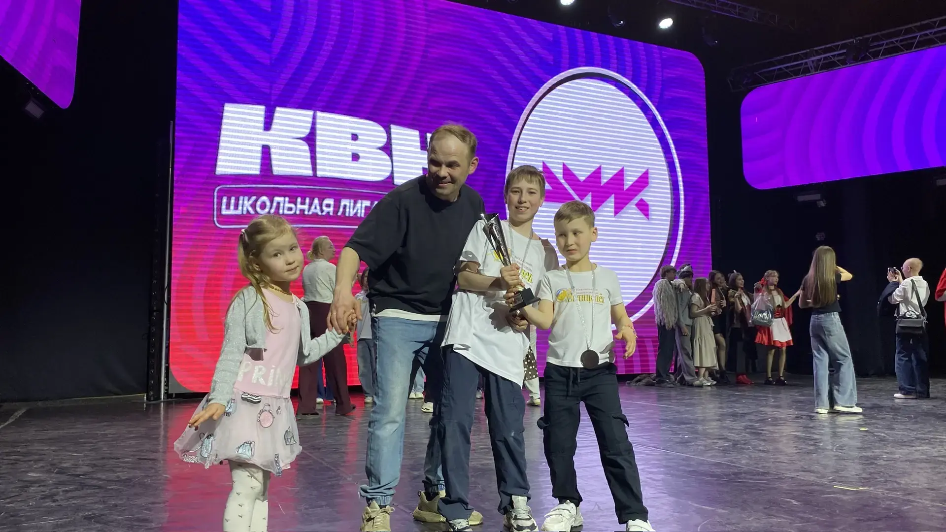 Финал школьной лиги КВН  Вот и закончился КВНовский сезон для школьников. Ученики нашей школы: Елисе