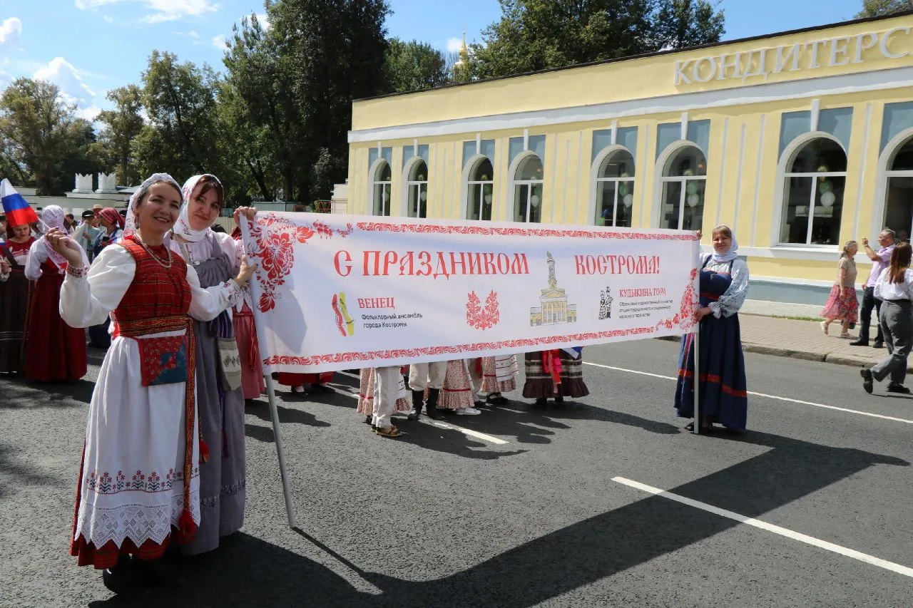 Делимся яркими моментами торжества🌺