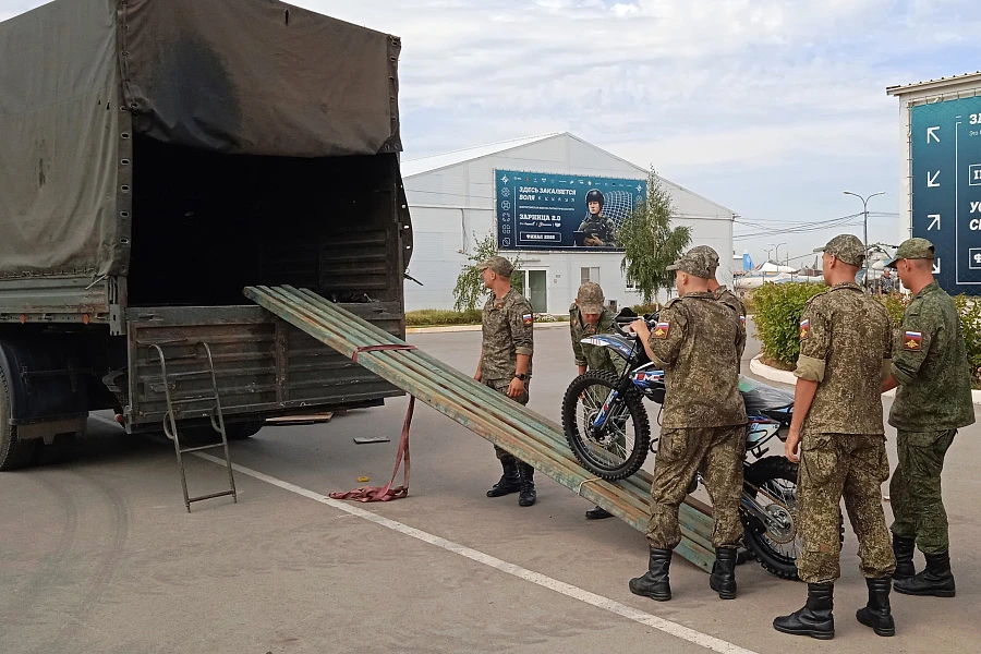 Большую партию легких мотоциклов отправила в зону специальной военной операции Волгогра...