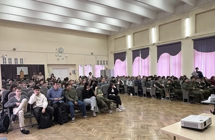 💢 Закон и безопасность  🔹 В нашей школе ученики 6–8 классов встретились с помощником Бабушкинской ме
