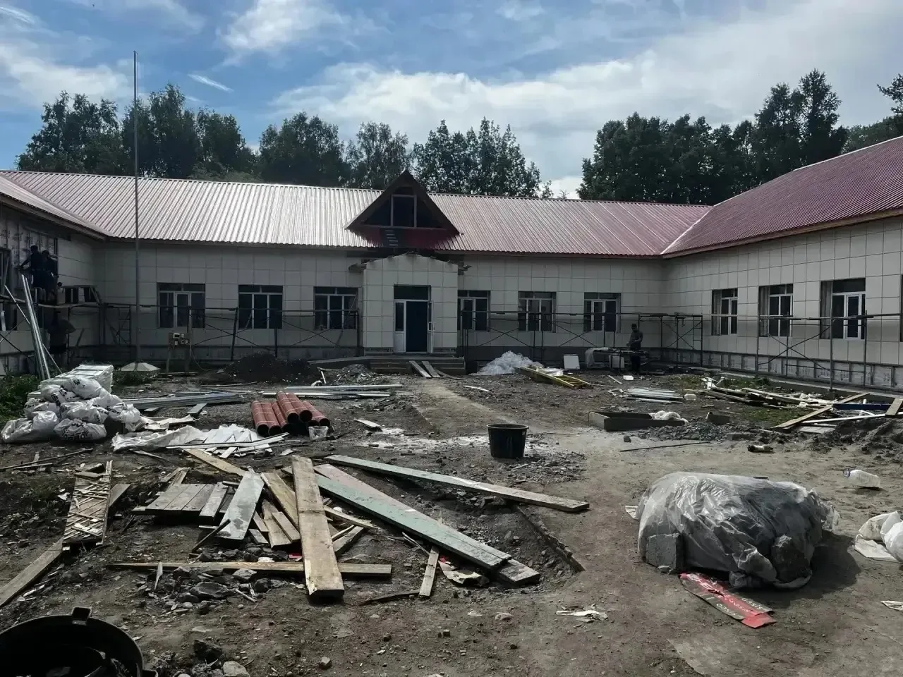 Продолжается капитальный ремонт объектов образования: в рамках национального проекта « Молодежь и де