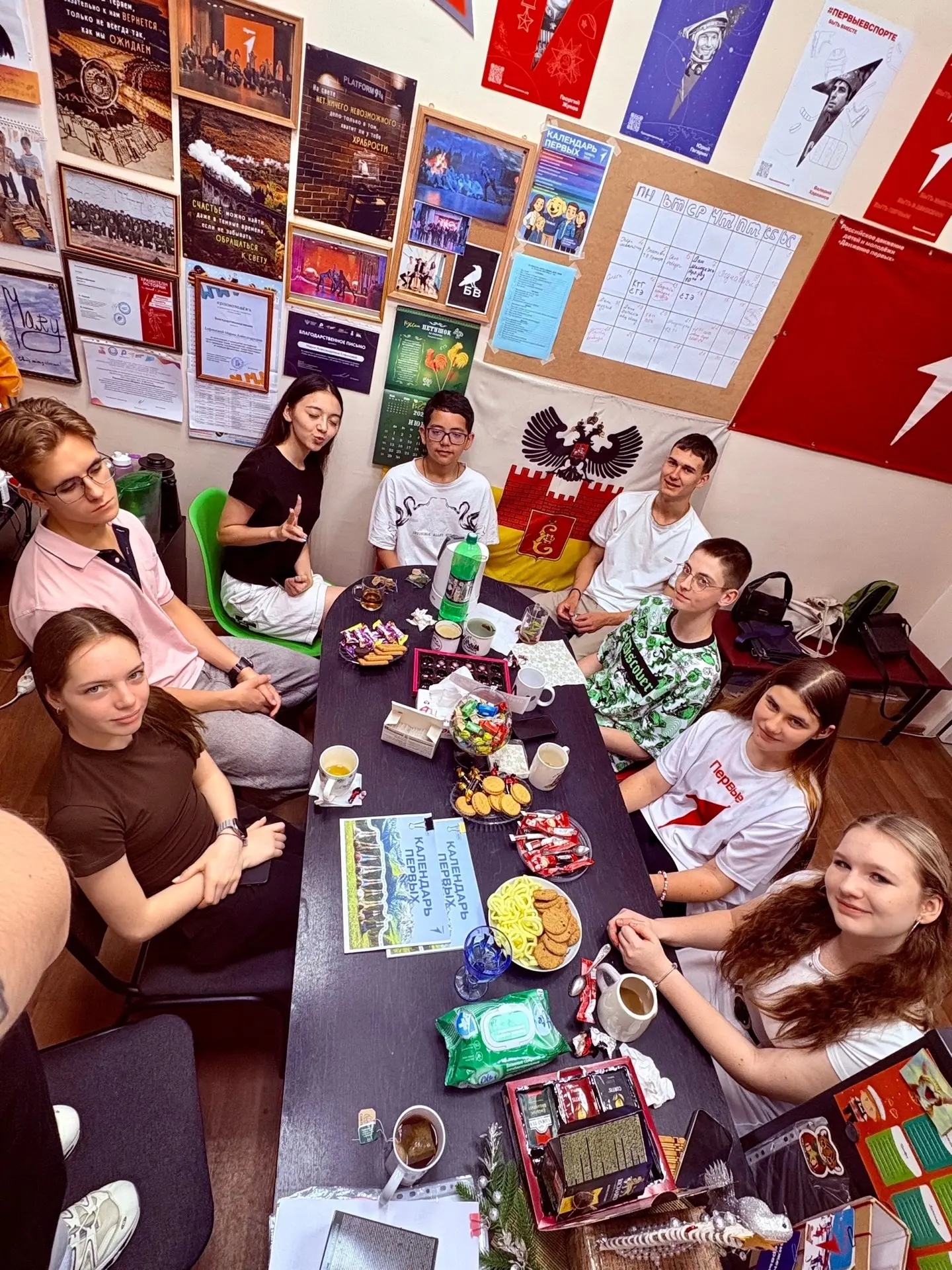 ☀️Не каникулы, а «Словарный запас»: как наши активисты Первых прокачали русский язык за чашкой чая 
