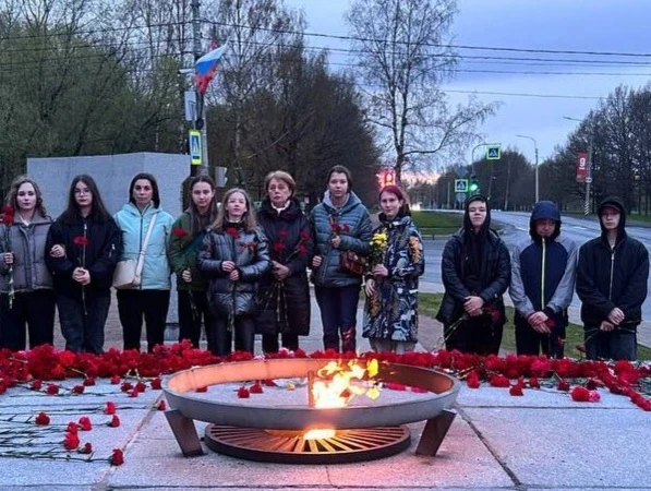 Доброе утро! Продолжаем нашу рубрику #здравствуйтеэтомы   Здравствуйте, это мы, 8б класс! Какие мы? 
