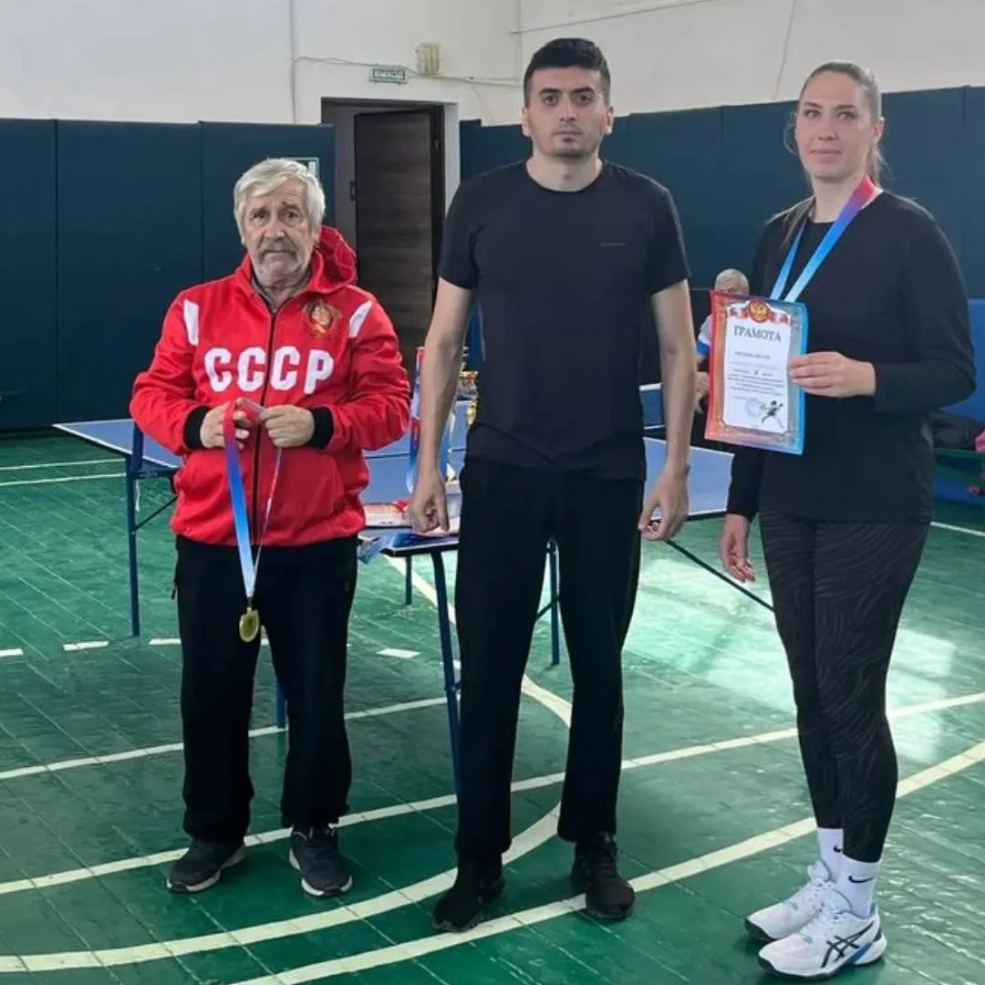 Состоялись соревнования по настольному теннису, в которых приняли участие две команды из г. Ипатово,