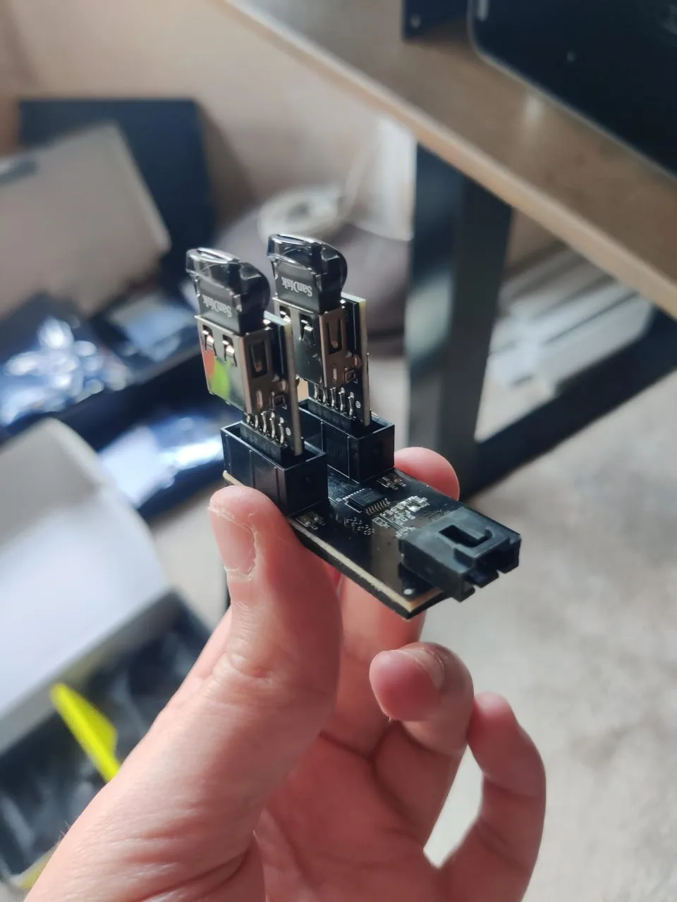 Автор решил собрать NAS на TrueNAS, но его задушила жаба тратить драгоценные SATA или M...