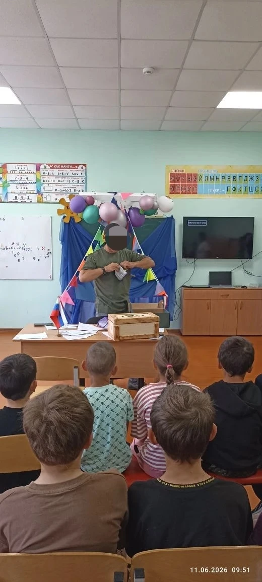 В преддверии Дня России участник СВО встретился со школьниками села Каран

🇷🇺 Венер - выпускник Ка