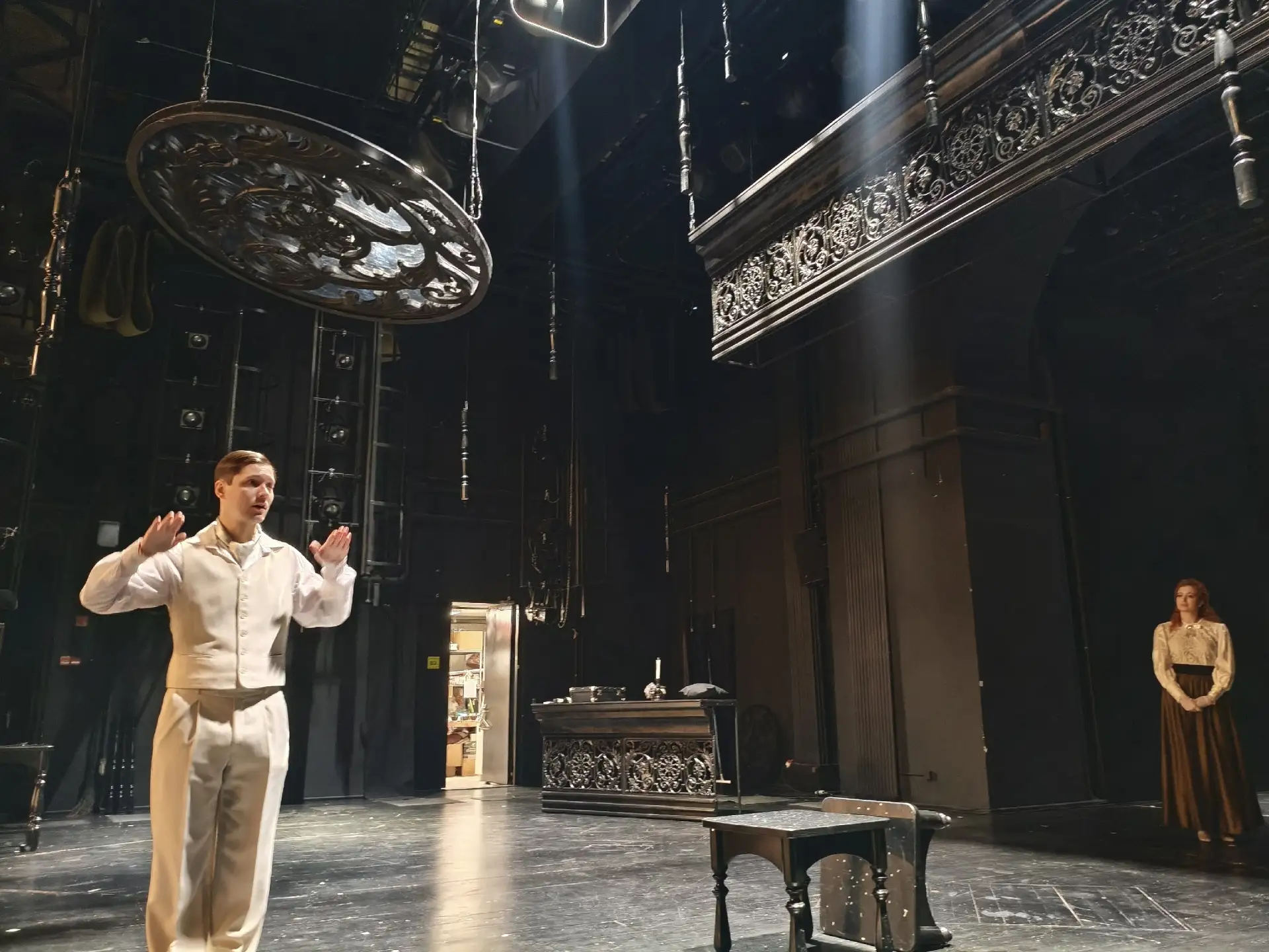 🎭 От казармы до софитов: погрузитесь в тайны Минусинской сцены!

Приглашаем вас на уникальную экску