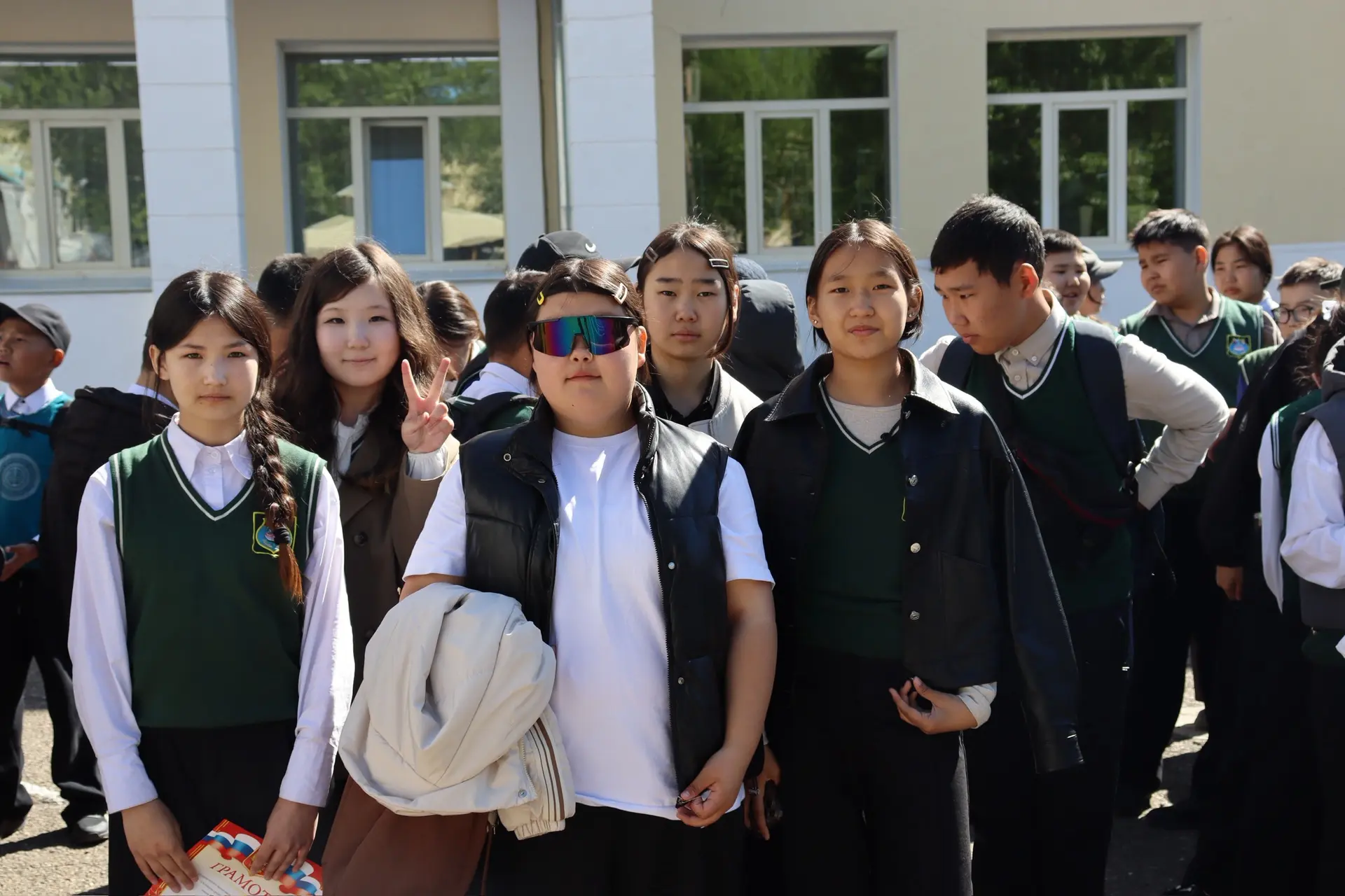 🏫 Сегодня прошла последняя линейка в этом учебном году для учащихся 5–8‑х и 10‑х классов!  Ученики, 