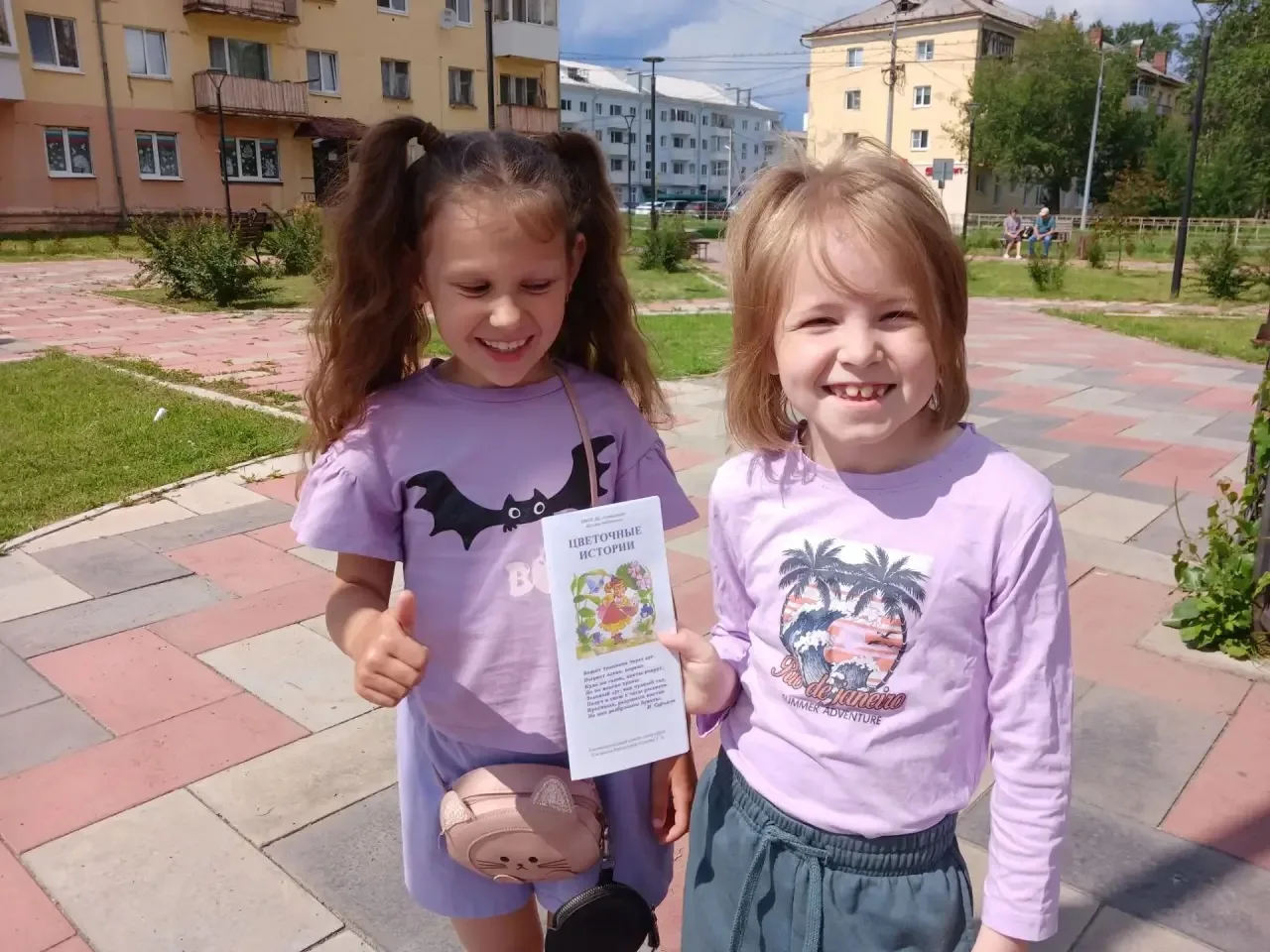 Наступило лето - прекрасное время года, когда деревья надели зелёные платья, а на лугах появилось мн