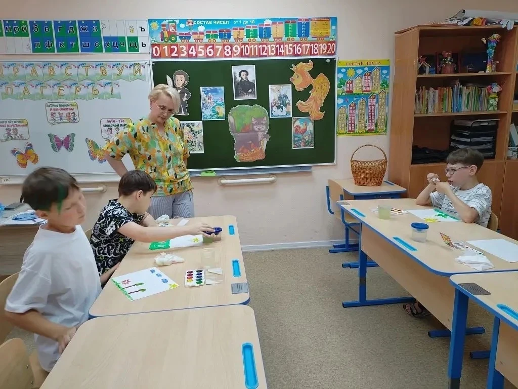 🎨 Насыщенный старт летнего отдыха! 🎨

Сегодня прошел первый день нашего замечательного лагеря, и о