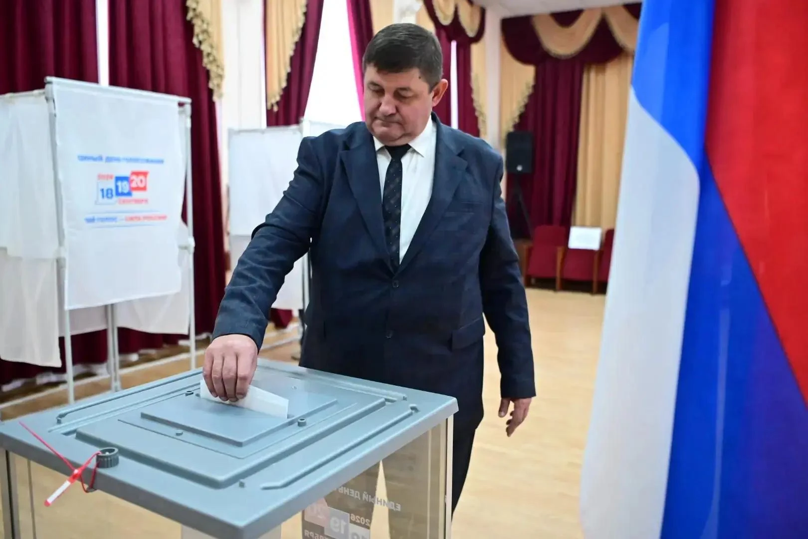 Глава Будённовского округа проголосовал в первый день выборов