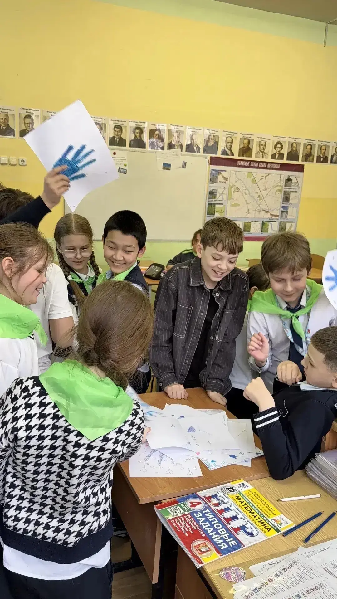 📍В нашей школе прошли важные акции, направленные на поддержку и понимание людей с особенностями.  ⭕️