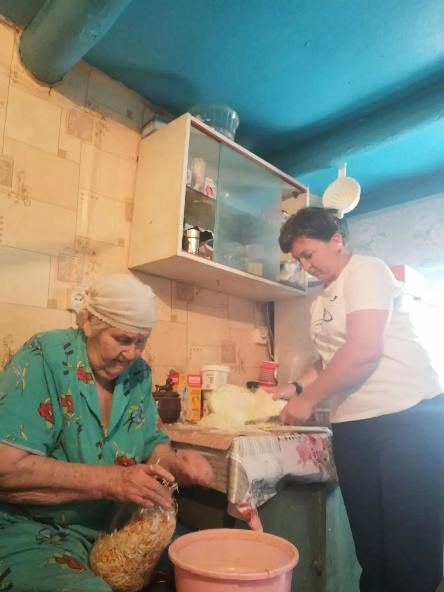 Первые дни осени, а уже хочется солёной капусточки.