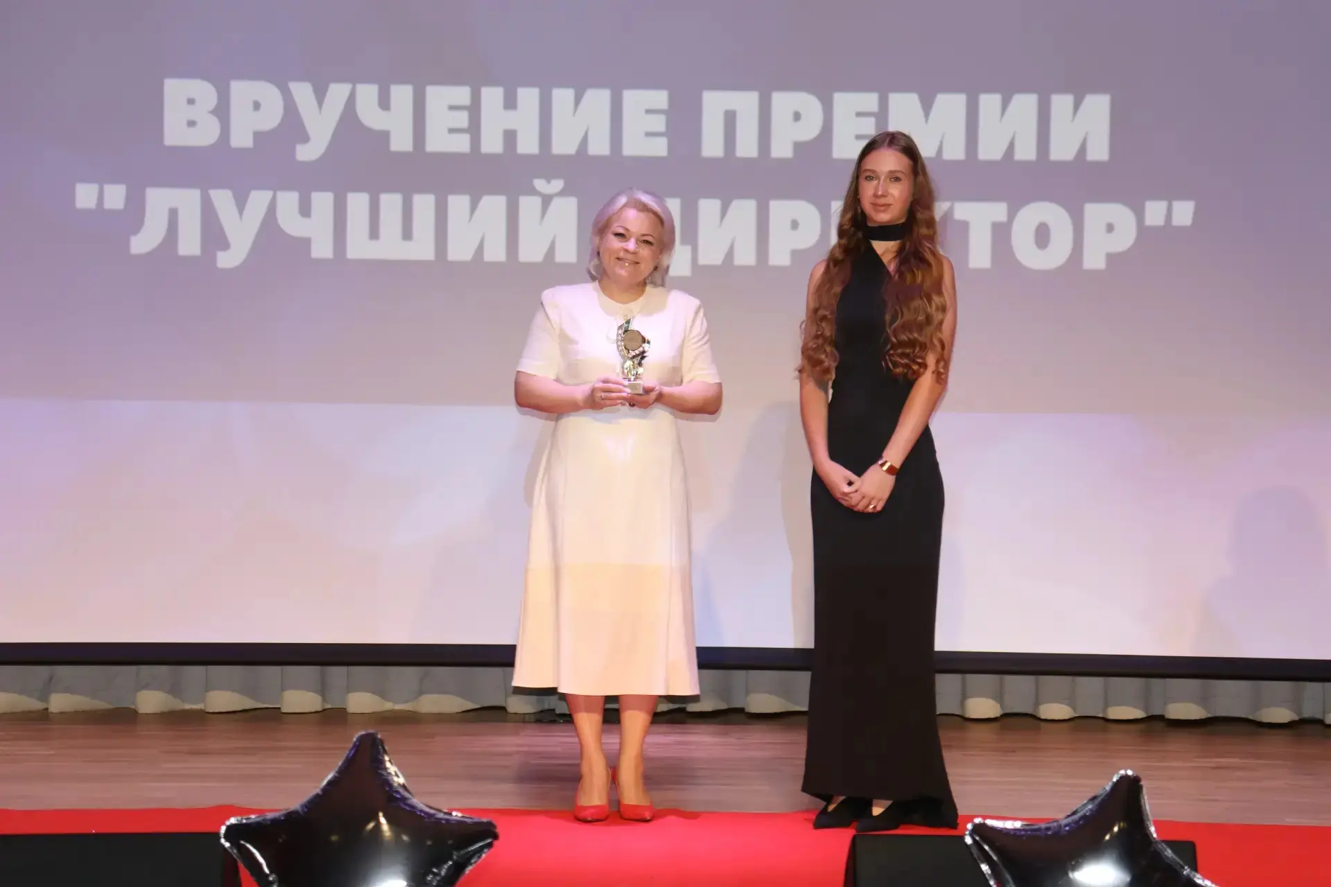 🎓 Выпускной 2026: Как это было!

Сегодня, 27 июня, в нашей школе прошёл большой и трогательный праз