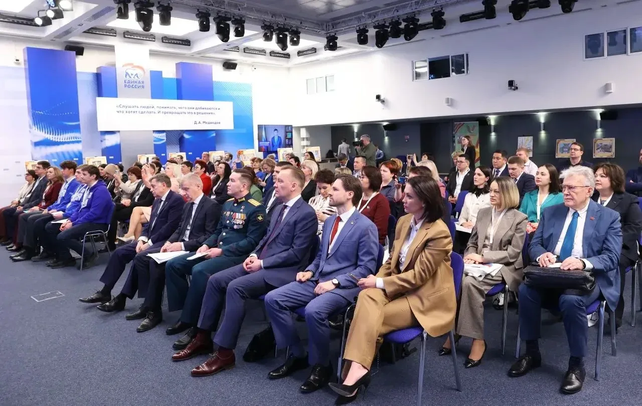 Гордимся директором Лицея! 👏👏👏  Наш директор Ирина Николаевна Бабинцева не только эффективный менедж