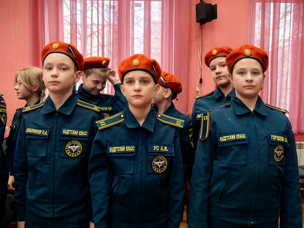 🏫 Новая учебная неделя в МАОУ СОШ №10!  👩‍🏫 Сегодня в стенах нашей МАОУ СОШ №10 стартовала новая уче