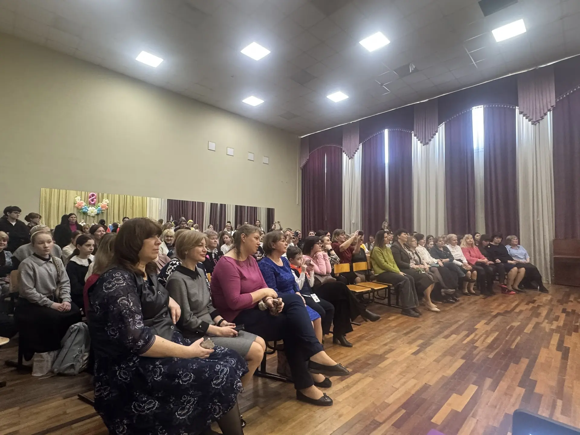 💐БУКЕТ ПРЕКРАСНЫХ ПОЗДРАВЛЕНИЙ💐  🗓️8 марта — Международный женский день— всемирный день женщин, в ко