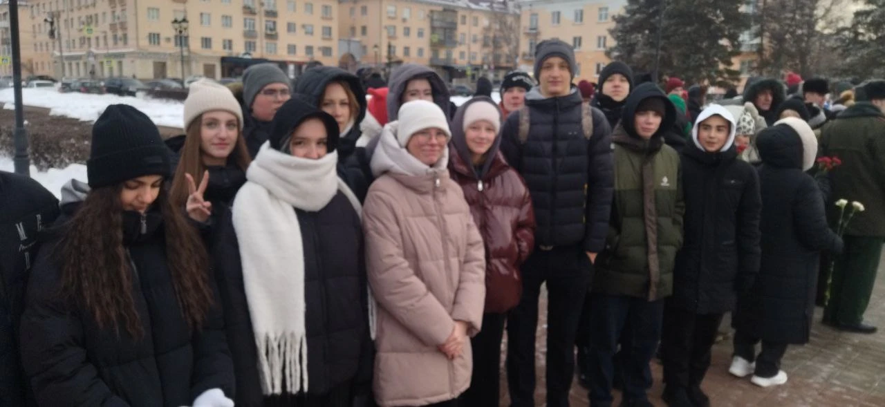 Учащиеся 9В класса нашего лицея сегодня приняли участие в городском памятном мероприятии, приуроченн