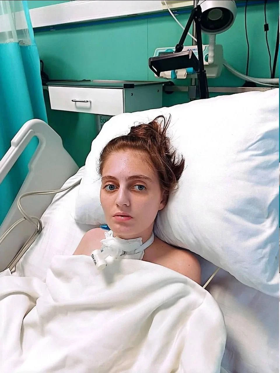 25-летняя сотрудница полиции из Омска, впала в кому после приема половины таблетки, наз...