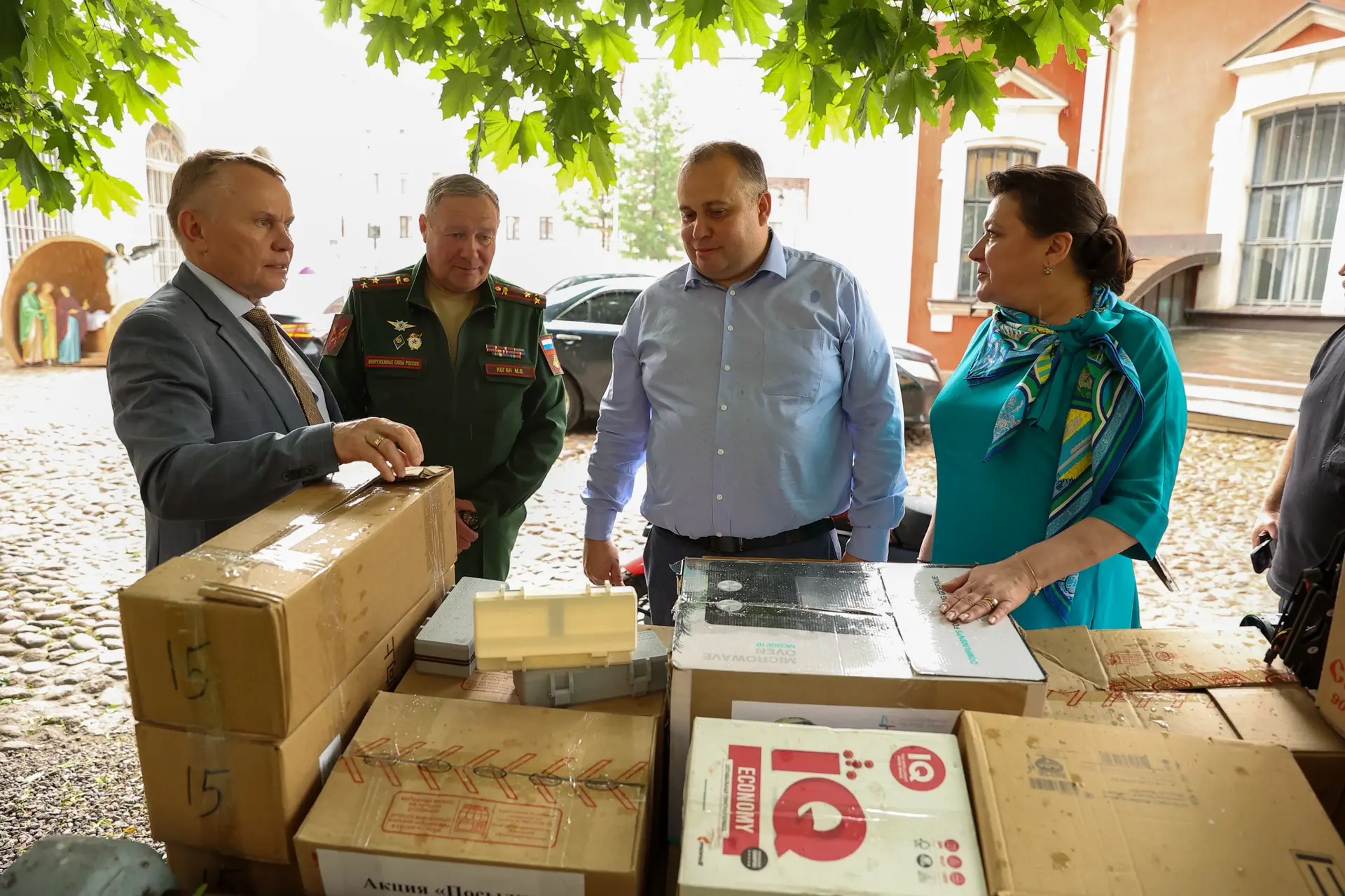Очередной гуманитарный груз для бойцов Ленинградского полка отправился из Петербурга в зону проведен
