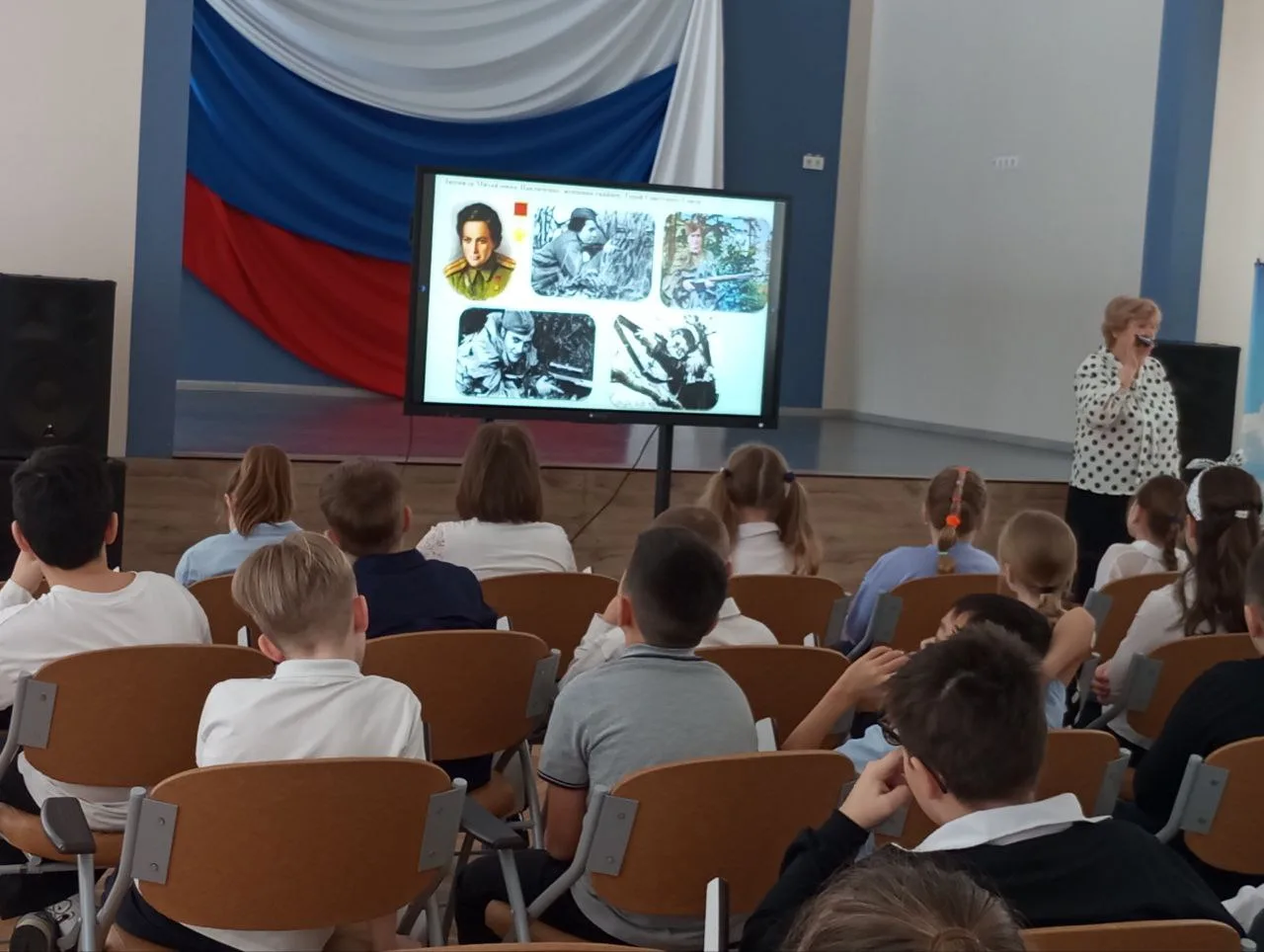 В рамках патриотического воспитания и в преддверии Международного женского дня в школе прошли Уроки 