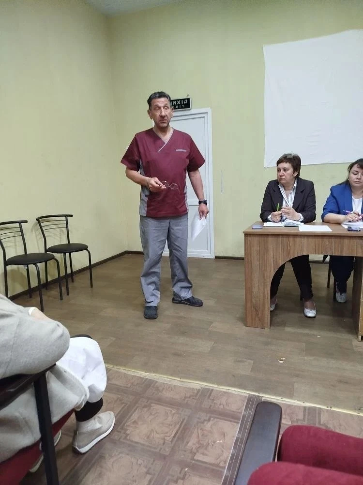 В ГБУЗ «Новоайдарская ЦРБ» ЛНР состоялся медицинский совет с участием врачей.

В ходе заседания были