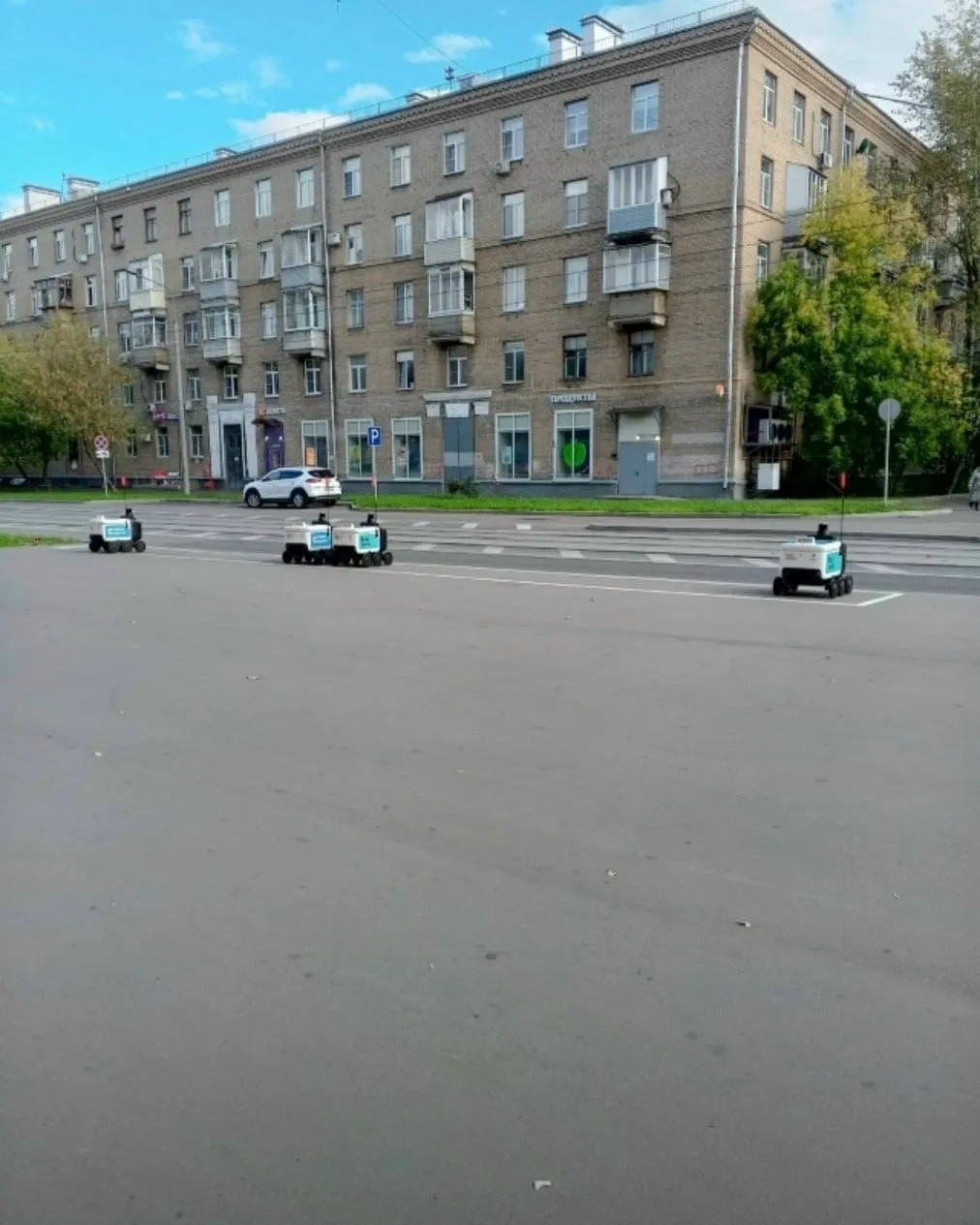 Оказывается, роботы, которые теперь живут в Нагатино, помогают делать воздух в городе ч...