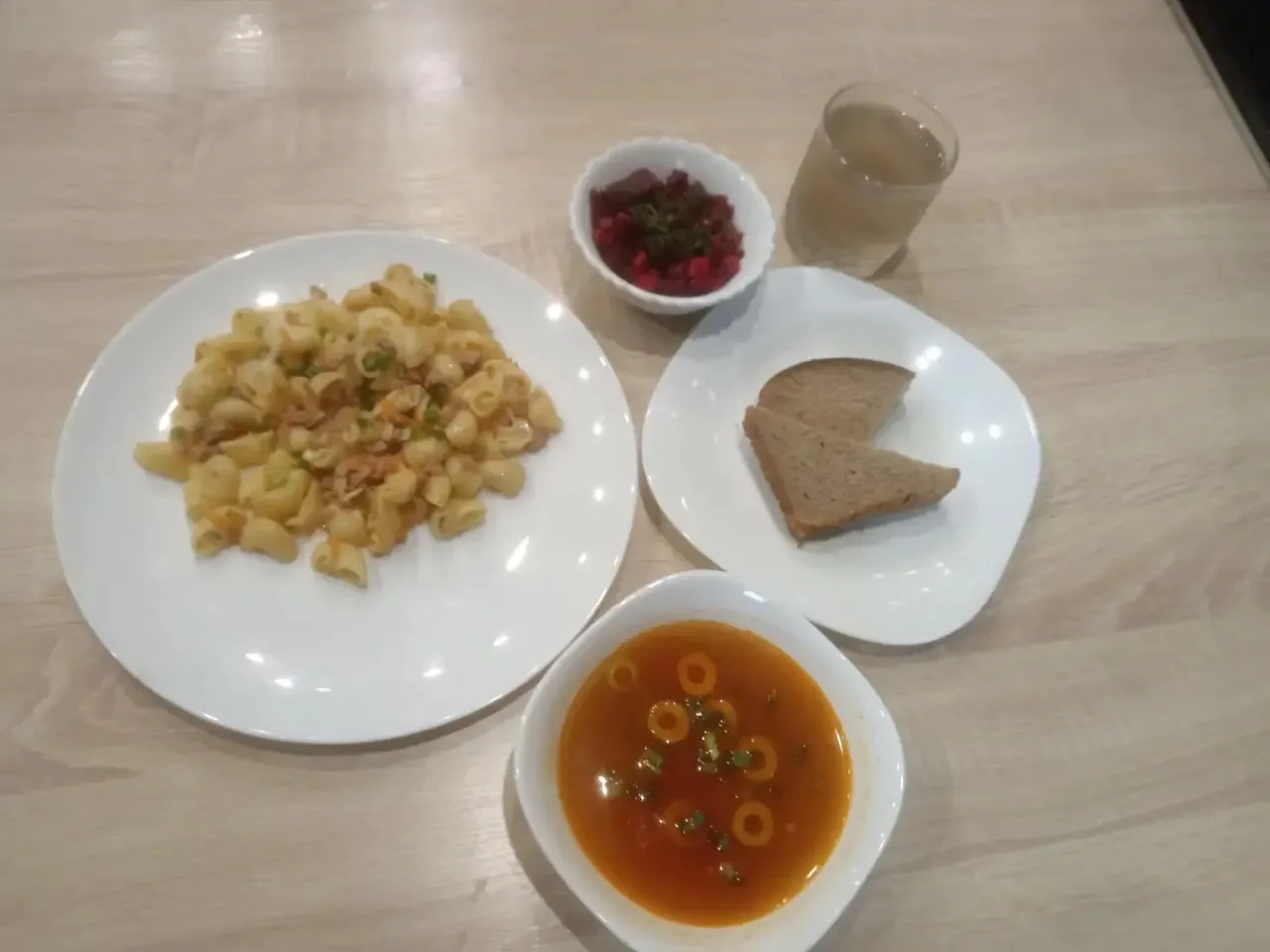 Сегодня в «Гнёздышке» обед: 🕵️‍♂️🍲
