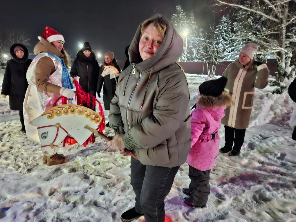 ❄️Январский мороз на помешал собраться на веселое празднование Нового года на площади у...