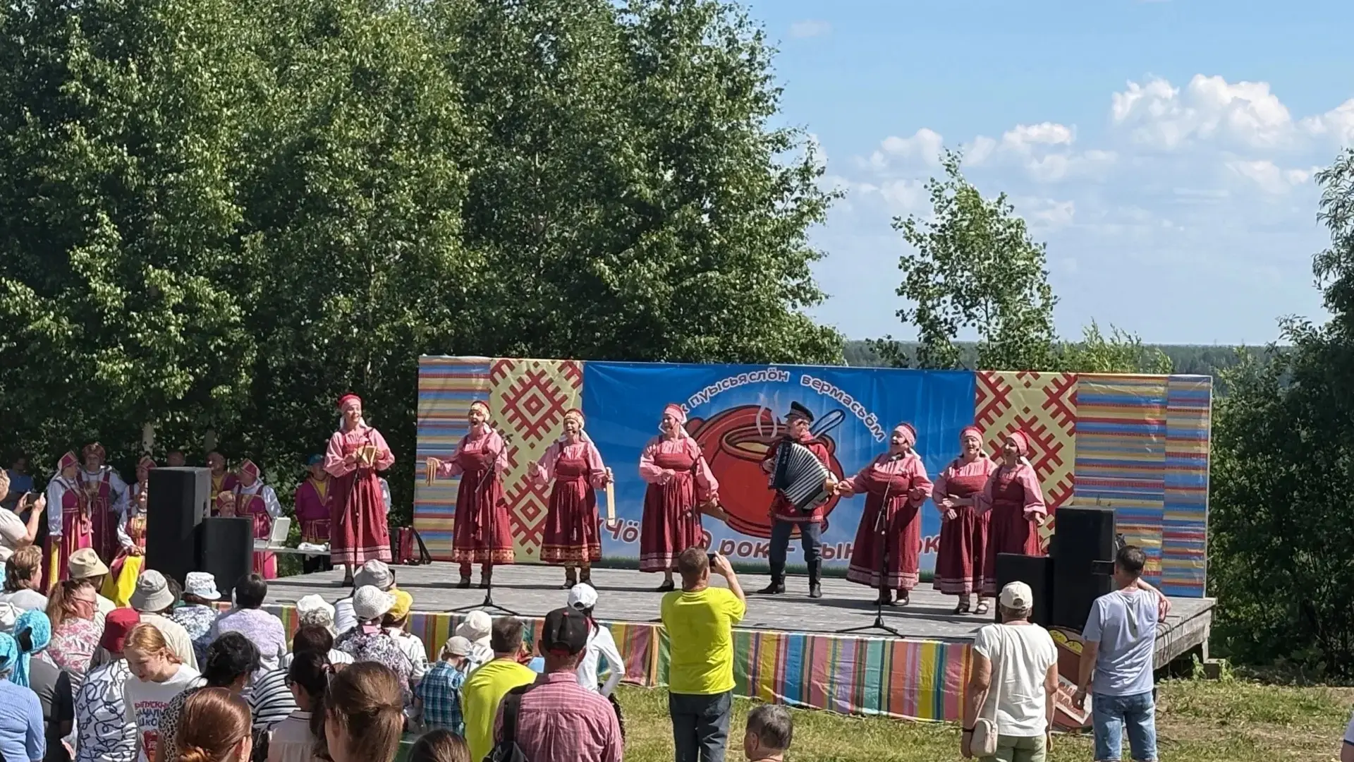 🥣 В деревне Маджа Корткеросского района прошёл фестиваль «В каше — сила наша!»

Запах свежей каши, 