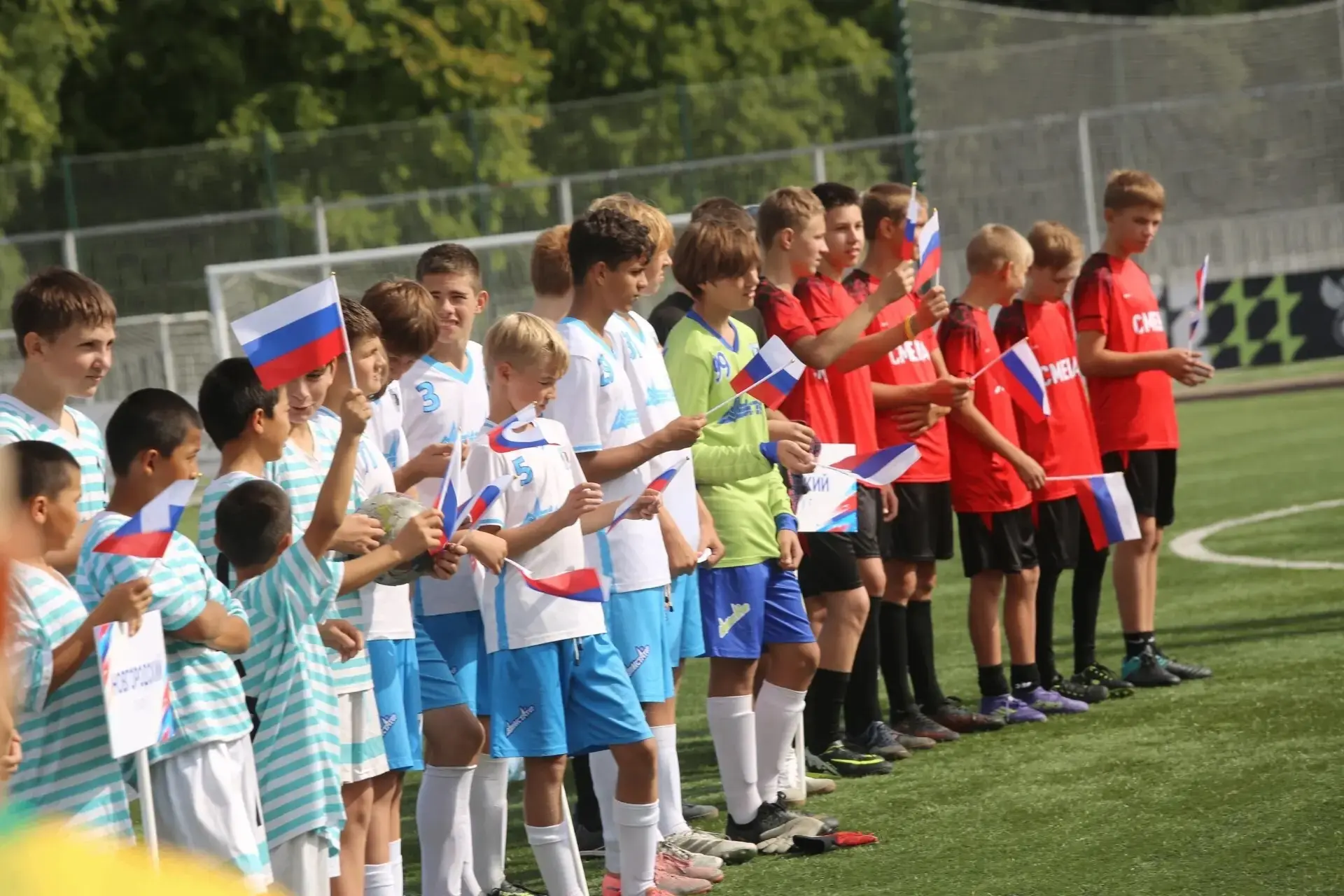На стадионе «Электрон» прошёл региональный этап VIII Всероссийского фестиваля детского ...