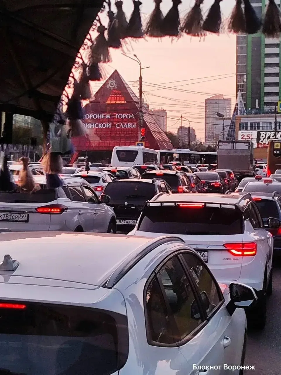 ☹️Огромная пробка на Московском проспекте