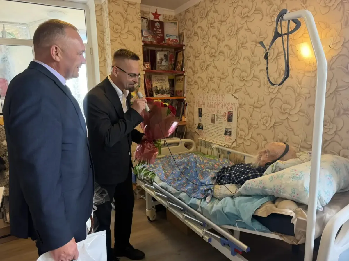 В Батайске поздравили 107-летнего ветерана Ивана Дерябина