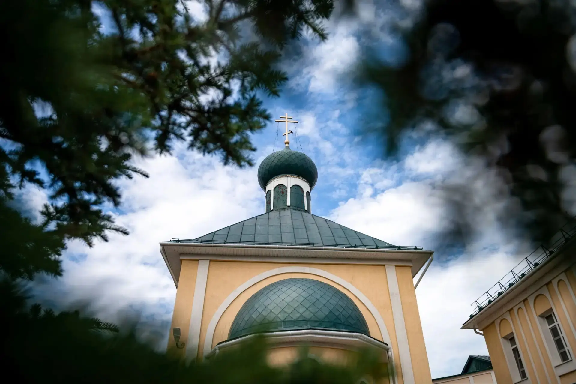 🌤️ Доброго всем утра!

Пусть Господь благословит наступающий день, укрепит душевные и телесные силы