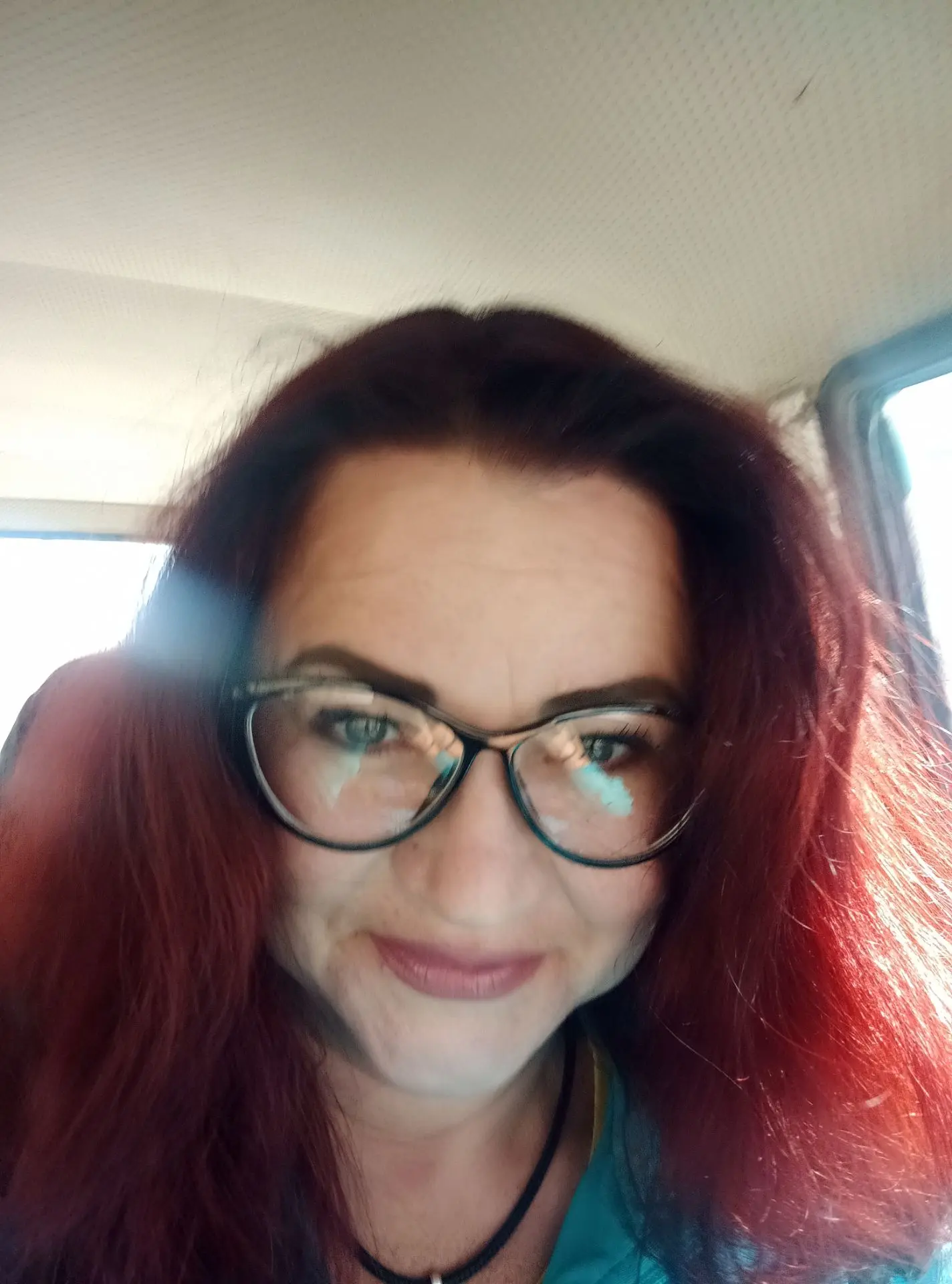 Доча ❤❤❤мне вчера навела марафет на голове. Я снова Красненькая)))