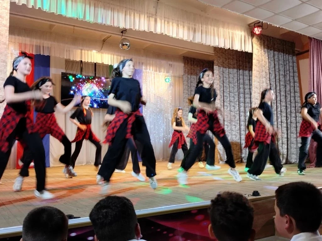 🎓 Выпускной 4 класса: новый этап в жизни!  22 мая в гимназии прошёл особенный праздник — выпускной д