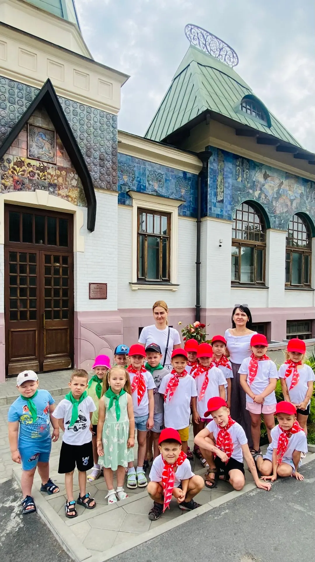 Прогулка по родному городу 
В честь Дня памяти Антона Павловича Чехова воспитанники подготовительной