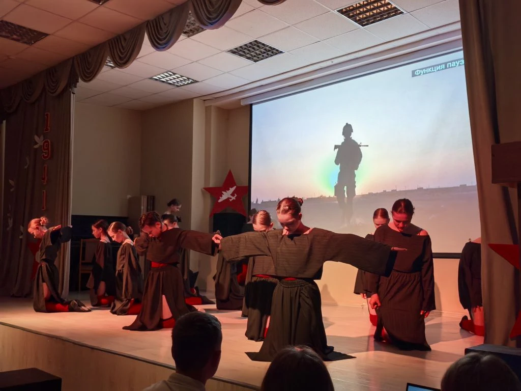Накануне главного праздника страны в Пятнашке прошёл особенный концерт, посвящённый Дню Победы. Это 
