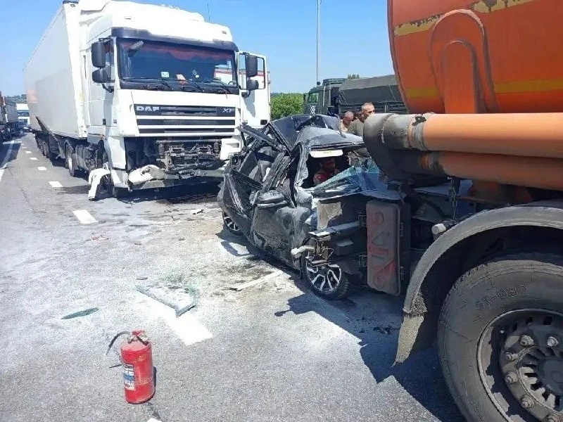 ❗️Два человека оказались в больнице в результате аварии в Кромском районе

Водитель грузовика «ДАФ» 