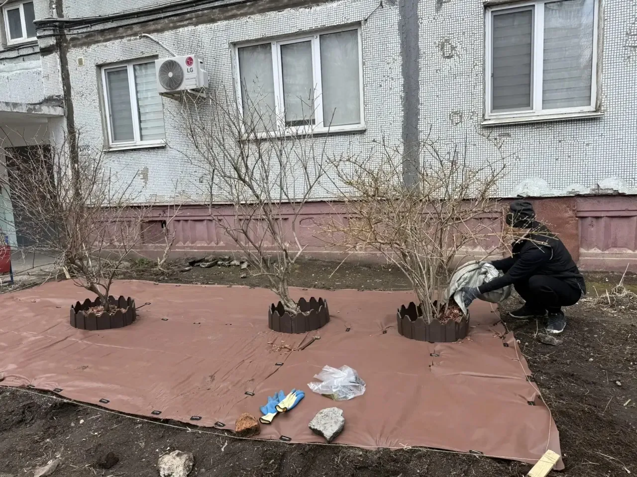 🚀 Прорыв на ул. Зои Космодемьянской, 12!

Жители не просто убрали двор — они его апгрейдили:
✅ Покр