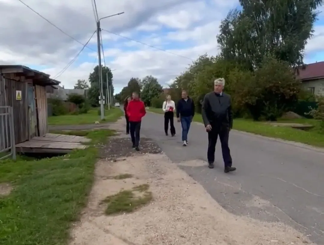 Продолжаем пешие обходы территории по контролю за благоустройством Любимского округа.